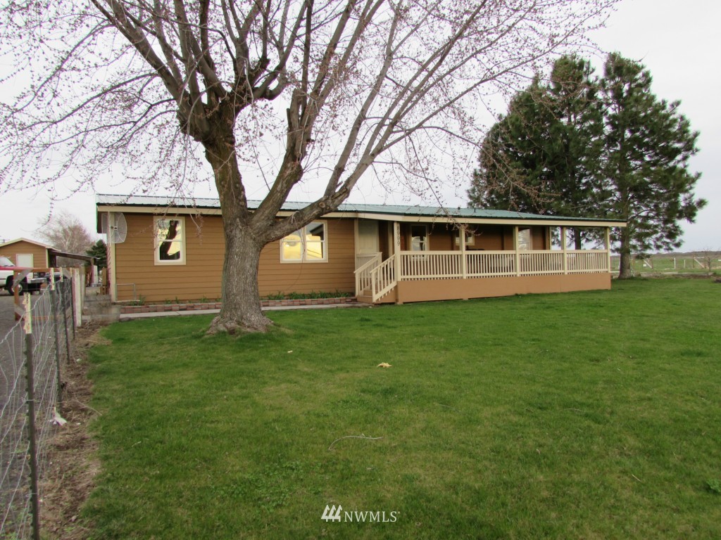 8999 Rd N Northeast Moses Lake, WA 98837 - Photo 1 of 23 Gallery Image 1