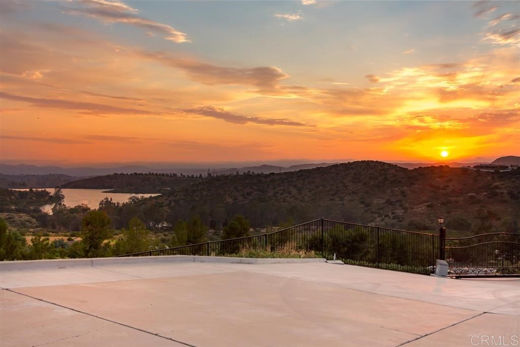 9807 Quail Canyon Road El Cajon, CA 92021 - Photo 5 of 25 Gallery Image 5