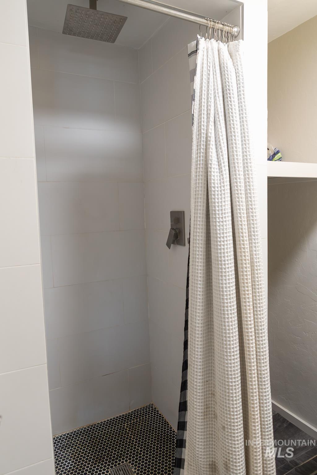 661 Southwest 3rd Street Ontario, OR 97914 - Photo 22 of 45 Full bath with a stall shower