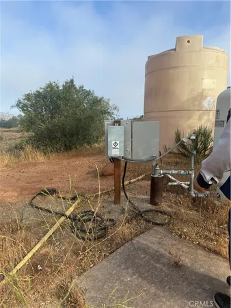 a picture of a building in the background