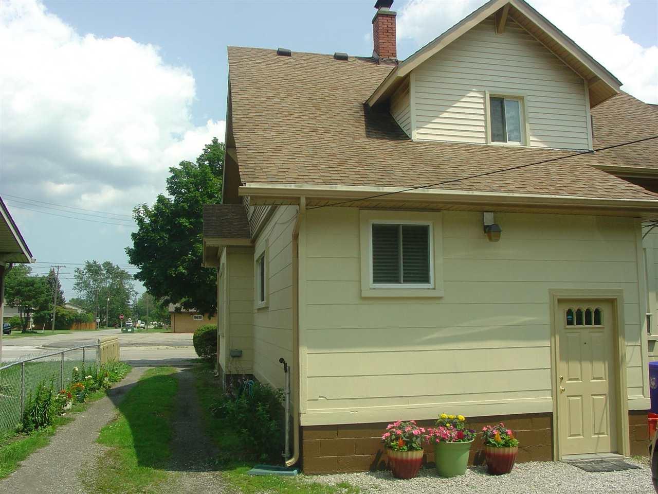 32519 Utica Road Fraser, MI 48026 - Photo 5 of 21 50048380-4.JPG