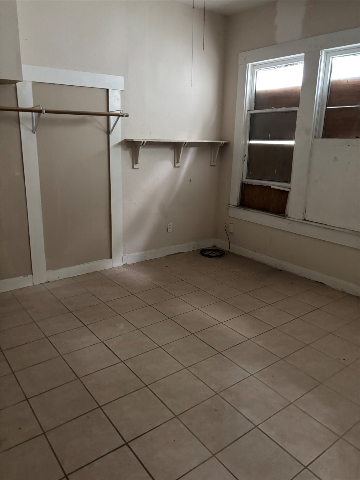 1916 Everett Street Houston, TX 77009 - Photo 5 of 6 a view of an empty room