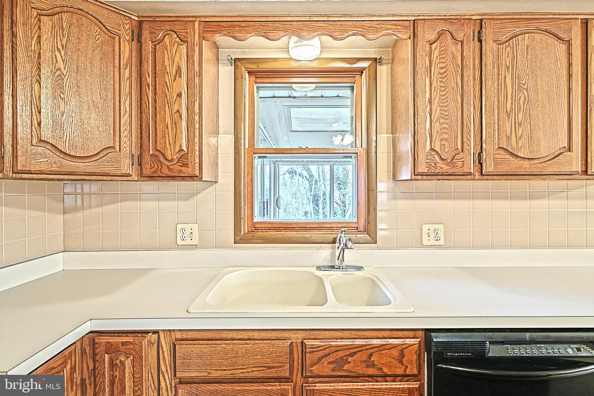 1225 Homewood Road York, PA 17402 - Photo 12 of 36 Gallery Image 12