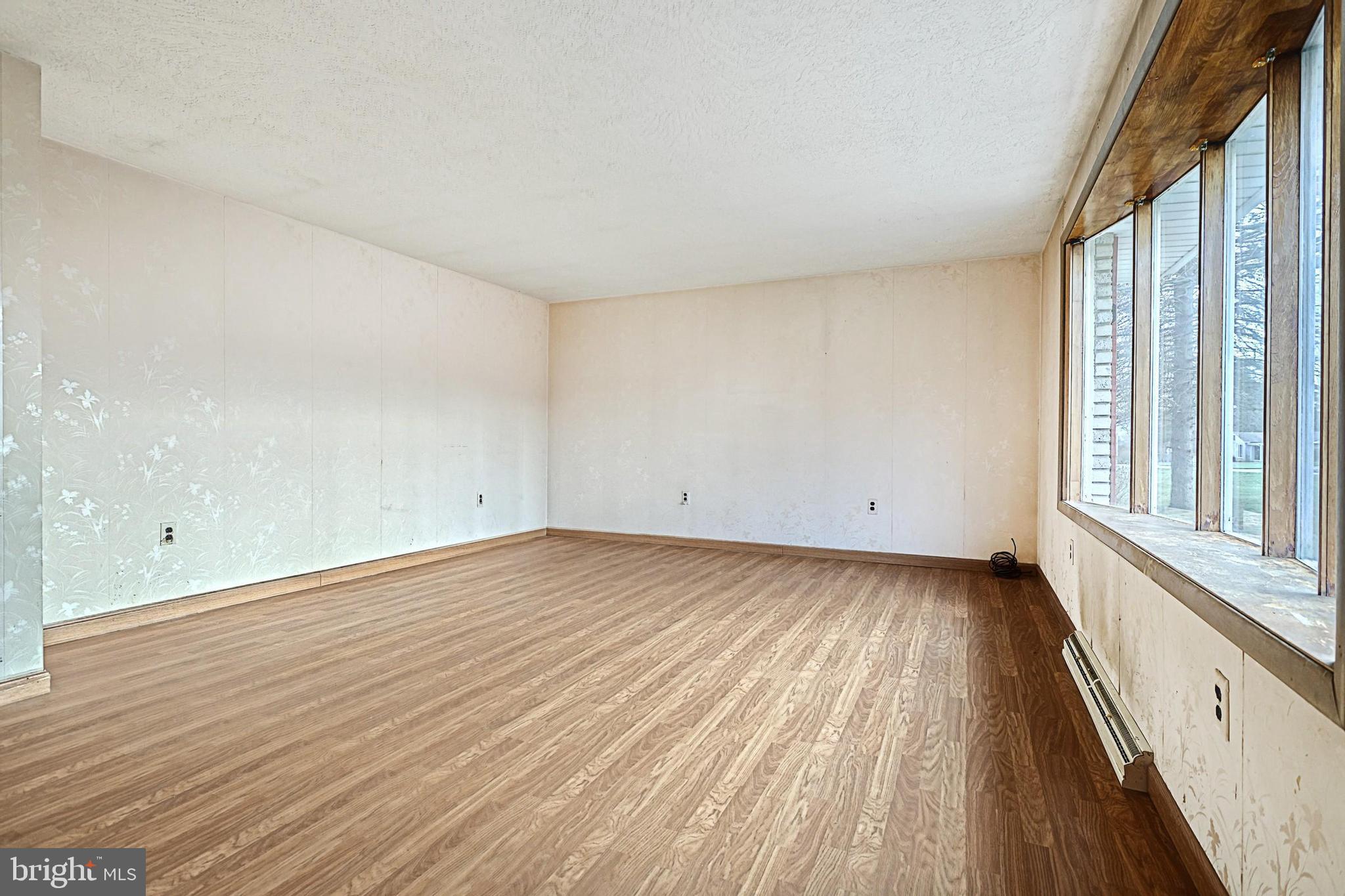 1225 Homewood Road York, PA 17402 - Photo 6 of 36 Gallery Image 6