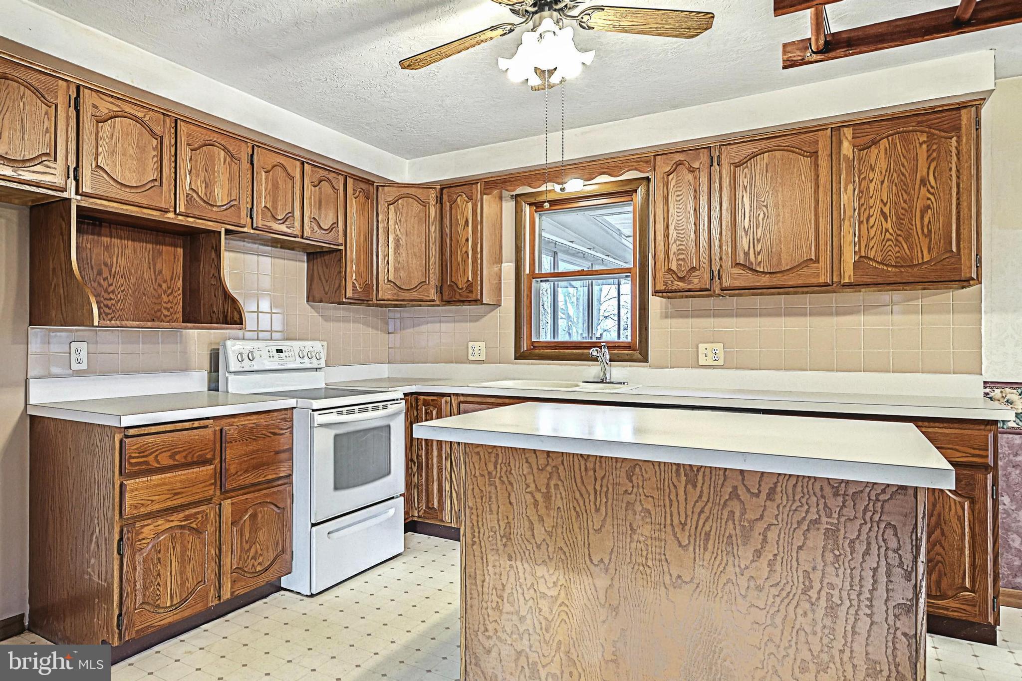 1225 Homewood Road York, PA 17402 - Photo 10 of 36 Gallery Image 10