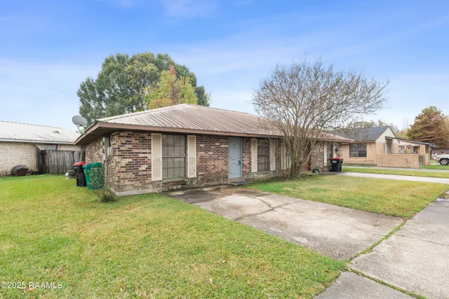 $900 | 504 Knollwood Circle, Unit A, Lafayette, LA 70506