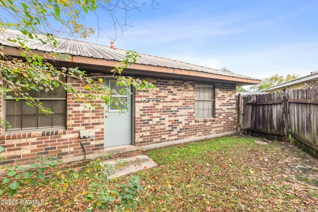 $900 | 504 Knollwood Circle, Unit A, Lafayette, LA 70506