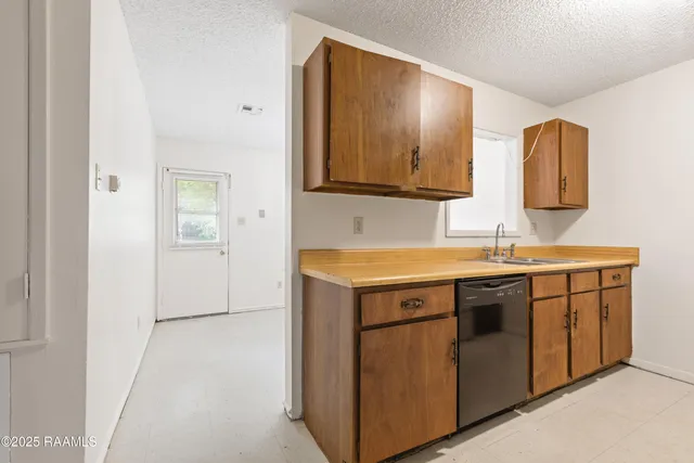 $900 | 504 Knollwood Circle, Unit A, Lafayette, LA 70506