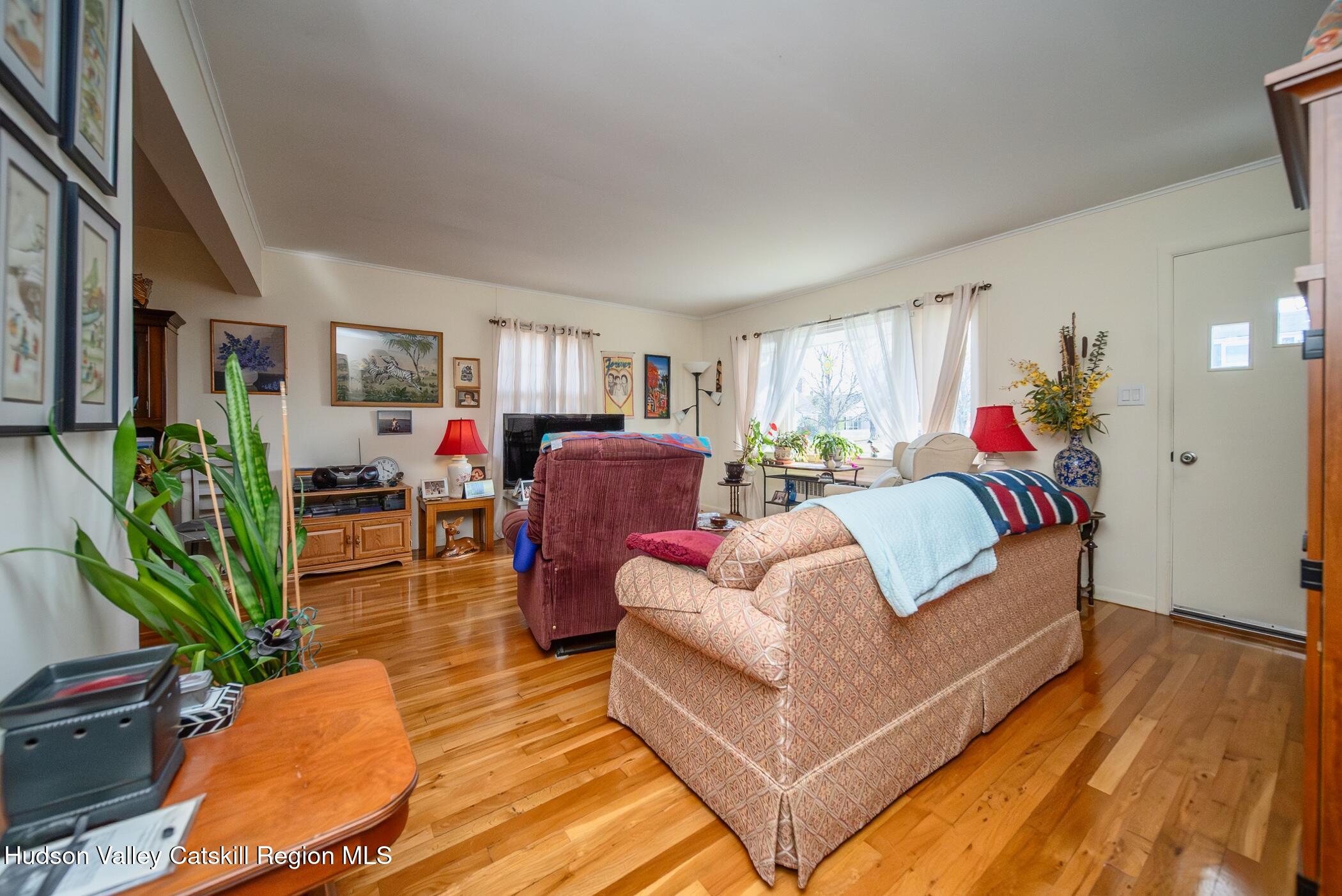 3 Lipton Street Kingston, NY 12401 - Photo 4 of 34 Image
