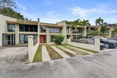 $365,000 | 750 East Coco Plum Circle, Unit 2, Plantation, FL 33324