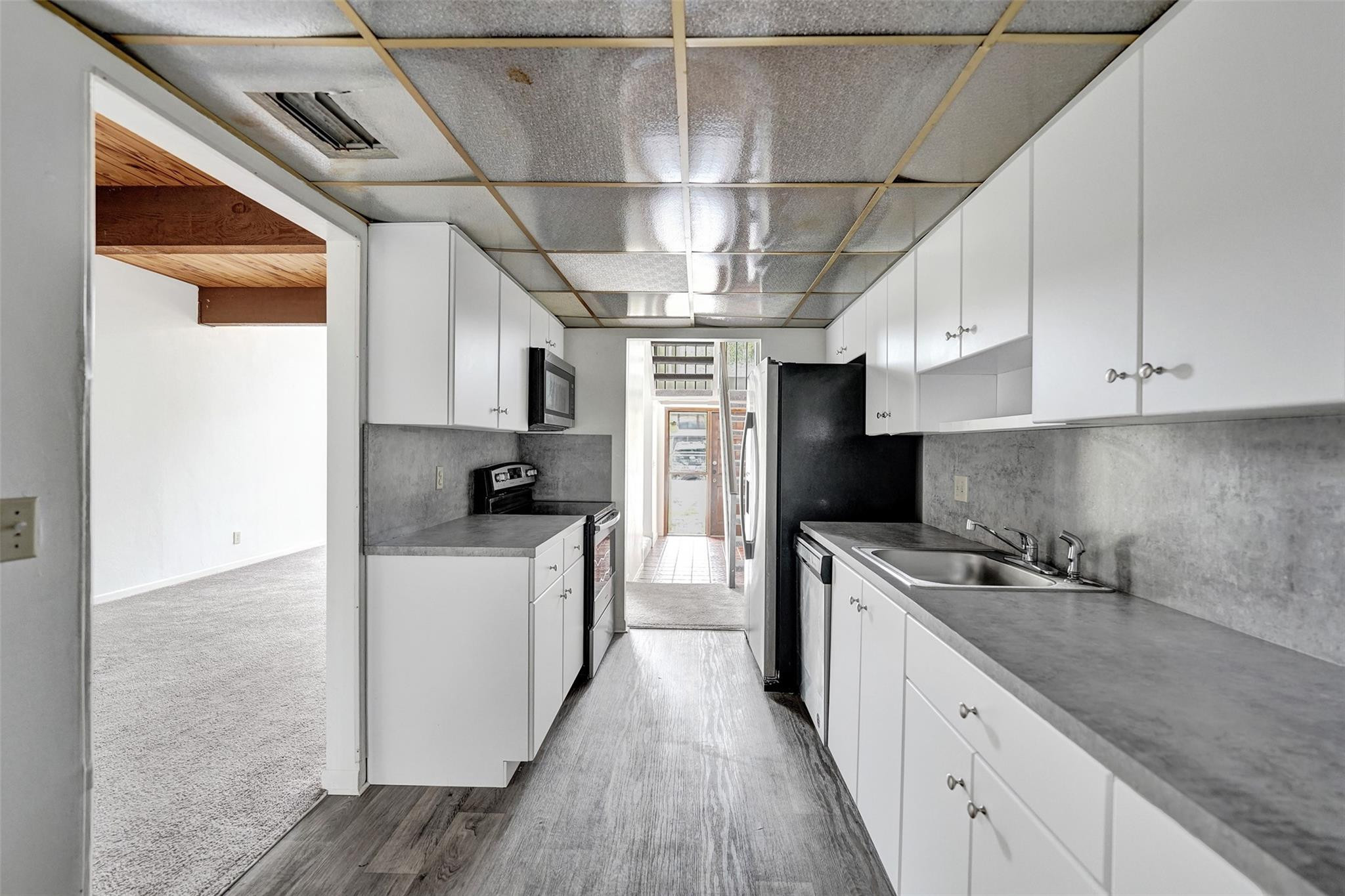 750 East Coco Plum Circle, Unit 2 Plantation, FL 33324 - Photo 7 of 21 Photo 7