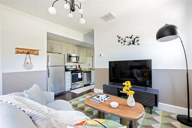 $1,700 | 1351 Oxford Road Northeast, Unit 4, Atlanta, GA 30307