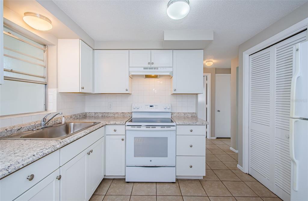 4709 Manor Drive New Port Richey, FL 34652 - Photo 9 of 31 Kitchen