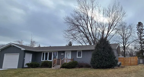 $216,100 | 1014 Maplehill Drive, Albert Lea, MN 56007