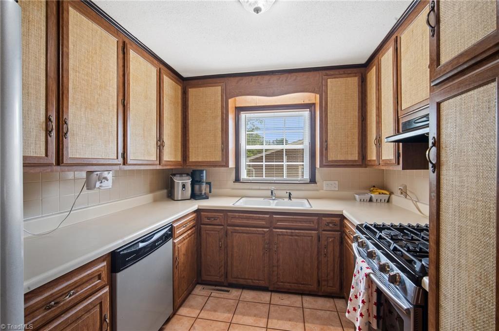 2641 Atwood Road Winston-Salem, NC 27103 - Photo 6 of 13
