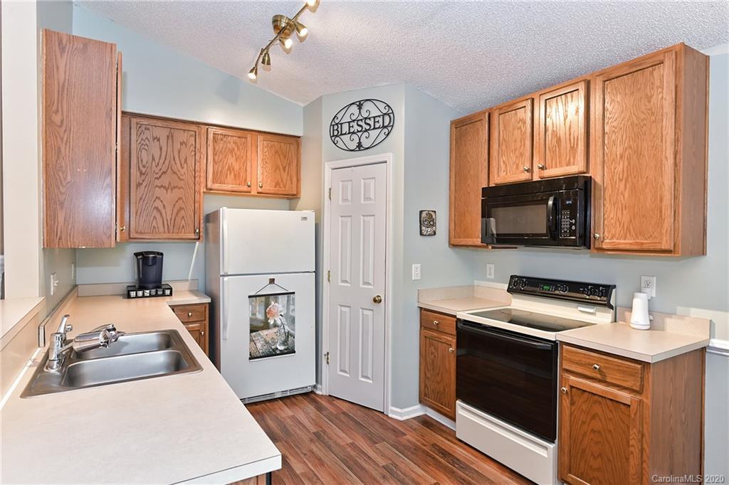 10706 Gold Pan Road Charlotte, NC 28215 - Photo 14 of 36 Gallery Image 14