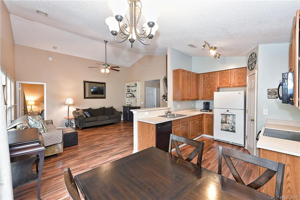 10706 Gold Pan Road Charlotte, NC 28215 - Photo 16 of 36 Gallery Image 16