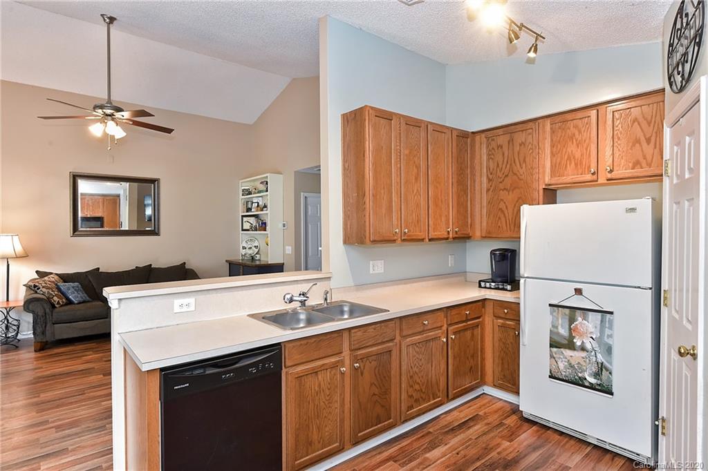 10706 Gold Pan Road Charlotte, NC 28215 - Photo 17 of 36 Gallery Image 17