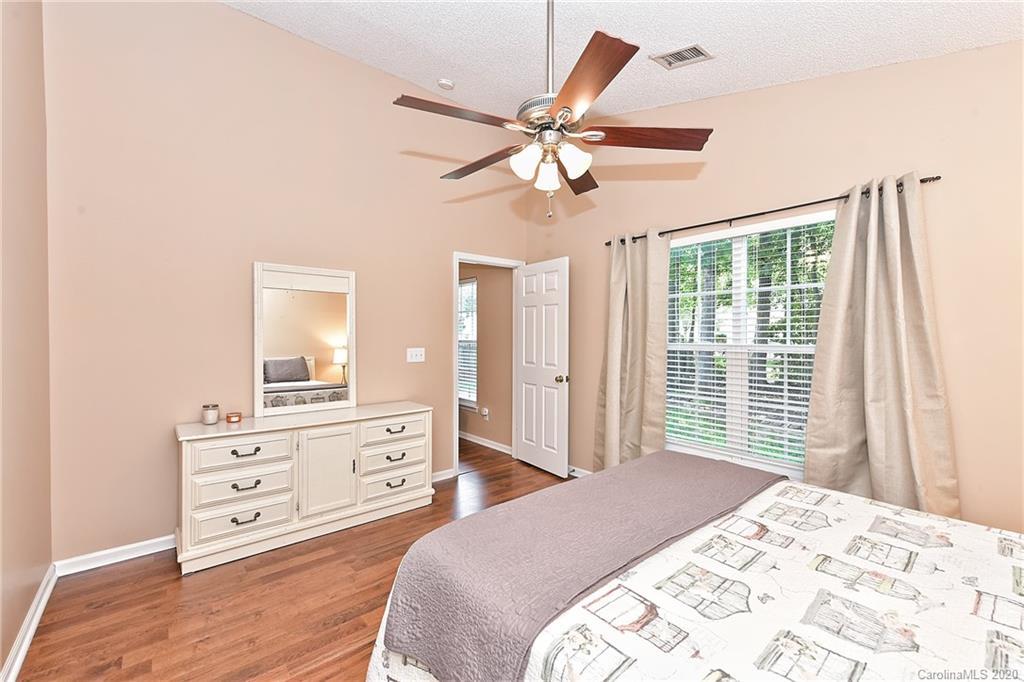 10706 Gold Pan Road Charlotte, NC 28215 - Photo 23 of 36 Gallery Image 23