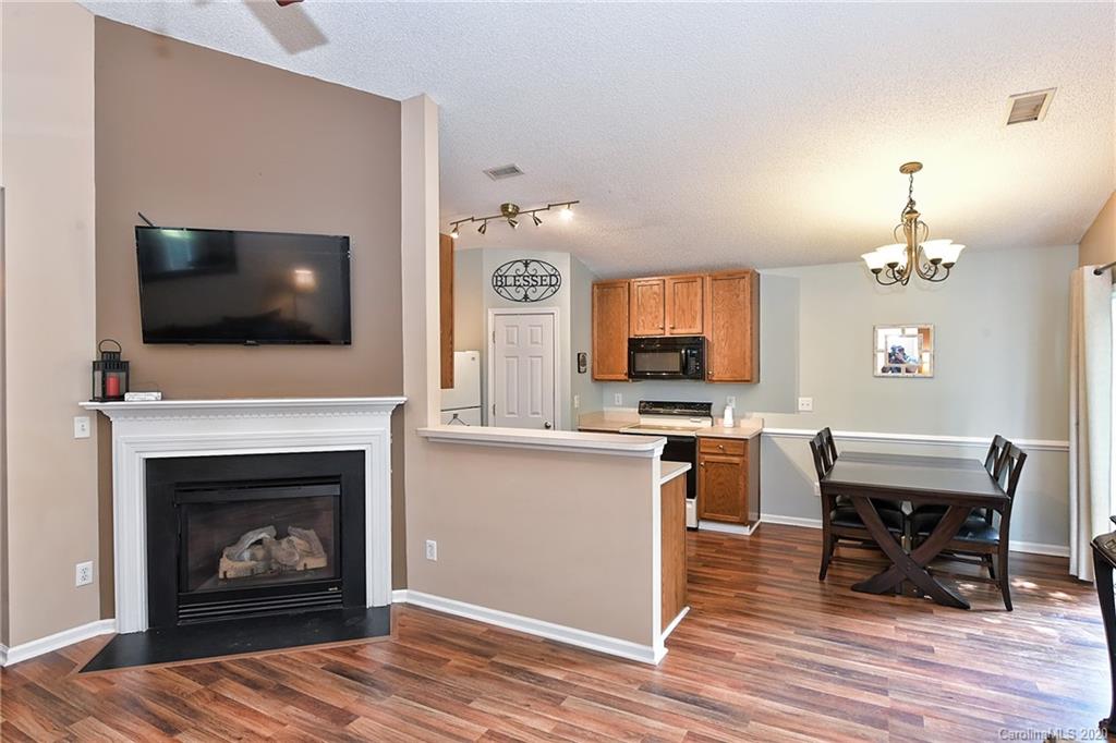 10706 Gold Pan Road Charlotte, NC 28215 - Photo 6 of 36 Gallery Image 6