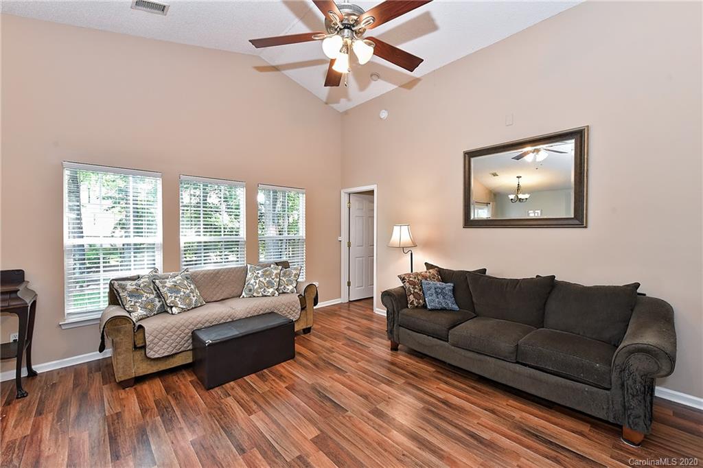 10706 Gold Pan Road Charlotte, NC 28215 - Photo 10 of 36 Gallery Image 10