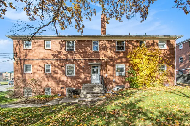 $600 | 104 Espanola Avenue, Unit 3, Kalamazoo, MI 49004