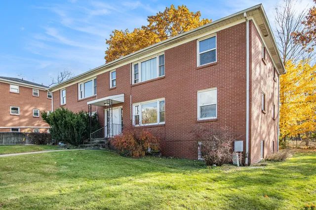 $600 | 104 Espanola Avenue, Unit 3, Kalamazoo, MI 49004