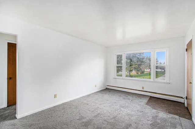 $600 | 104 Espanola Avenue, Unit 3, Kalamazoo, MI 49004