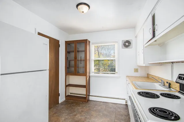 $600 | 104 Espanola Avenue, Unit 3, Kalamazoo, MI 49004