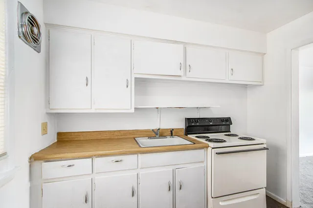 $600 | 104 Espanola Avenue, Unit 3, Kalamazoo, MI 49004