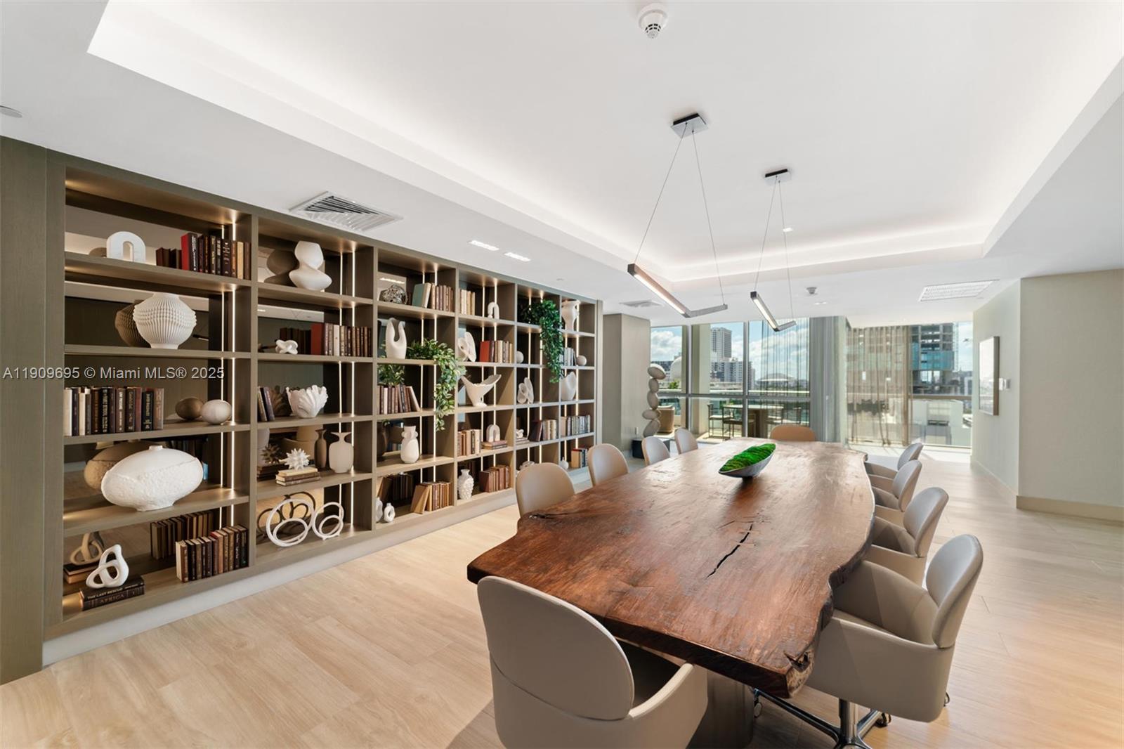 900 Biscayne Boulevard, Unit 702 Miami, FL 33132 - Photo 10 of 17