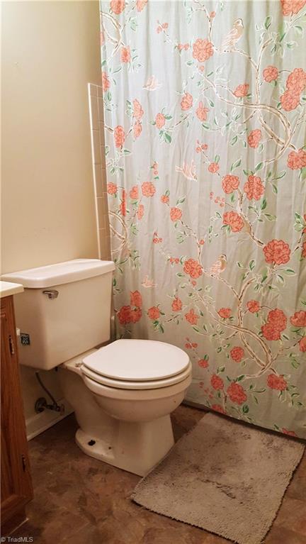 5552 Jason Road Greensboro, NC 27405 - Photo 17 of 22 Gallery Image 17