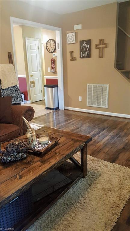 5552 Jason Road Greensboro, NC 27405 - Photo 4 of 22 Gallery Image 4