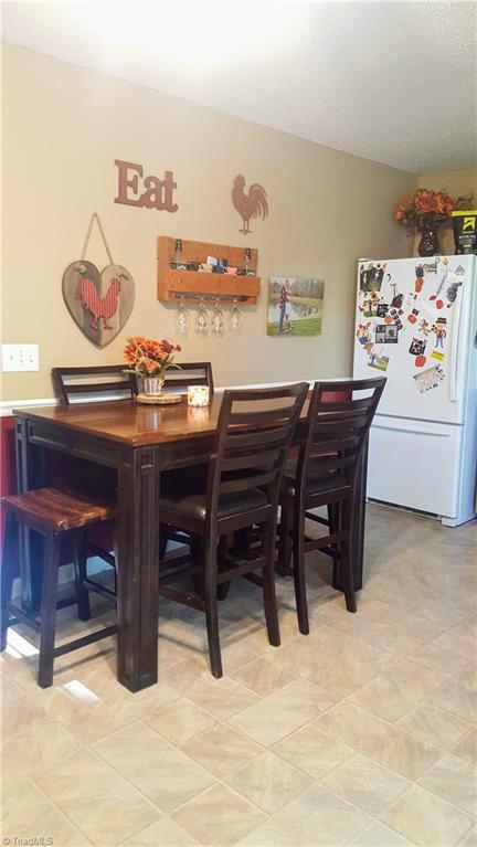 5552 Jason Road Greensboro, NC 27405 - Photo 7 of 22 Gallery Image 7