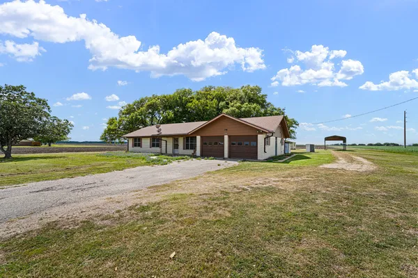 $499,999 | 314 County Road 233, Wharton, TX 77488