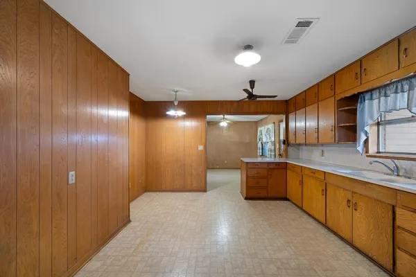 $499,999 | 314 County Road 233, Wharton, TX 77488