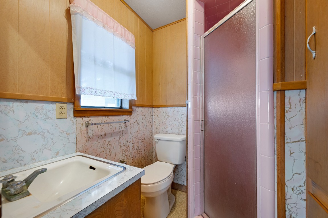 314 County Road 233 Wharton, TX 77488 - Photo 23 of 36 a bathroom with a sink toilet and shower