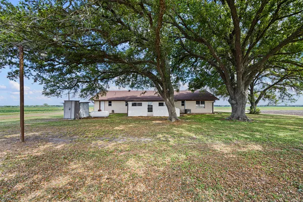 $499,999 | 314 County Road 233, Wharton, TX 77488