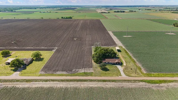 $499,999 | 314 County Road 233, Wharton, TX 77488