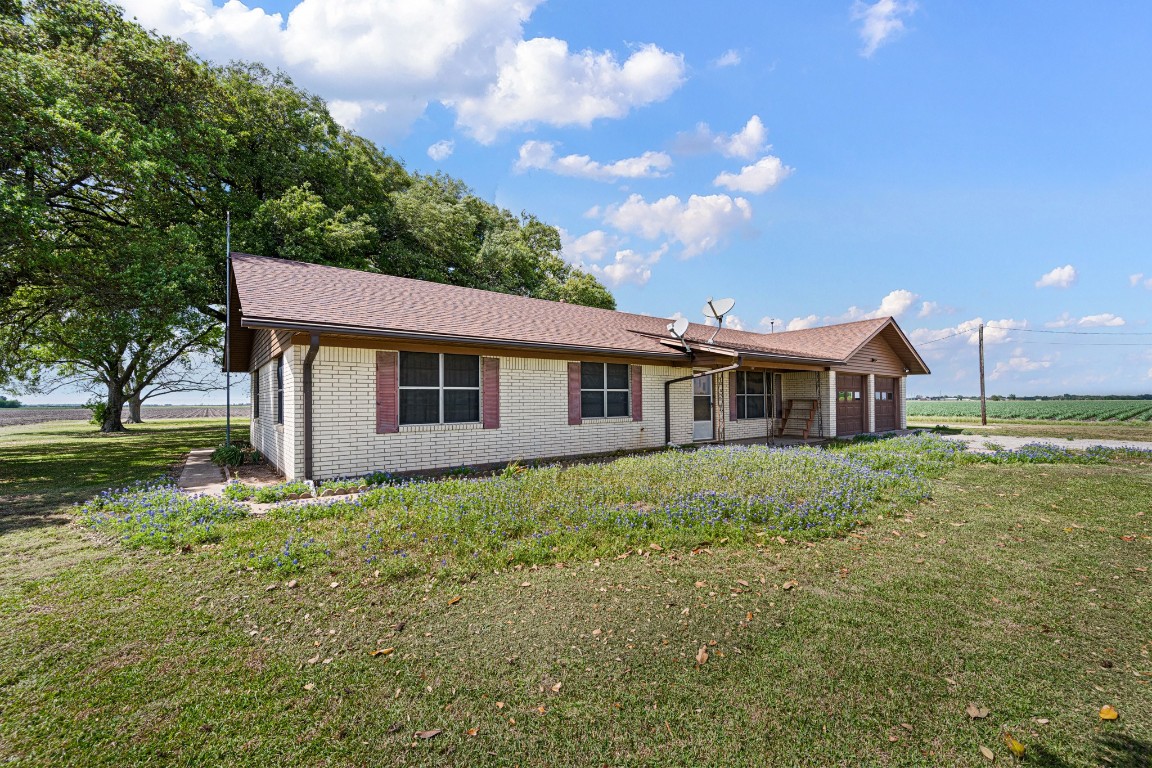 314 County Road 233 Wharton, TX 77488 - Photo 4 of 36