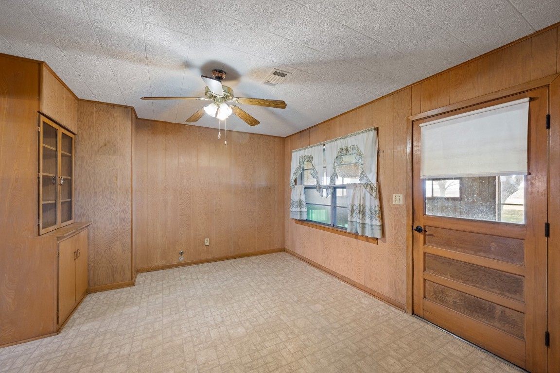 314 County Road 233 Wharton, TX 77488 - Photo 9 of 36 a view of an empty room with a window