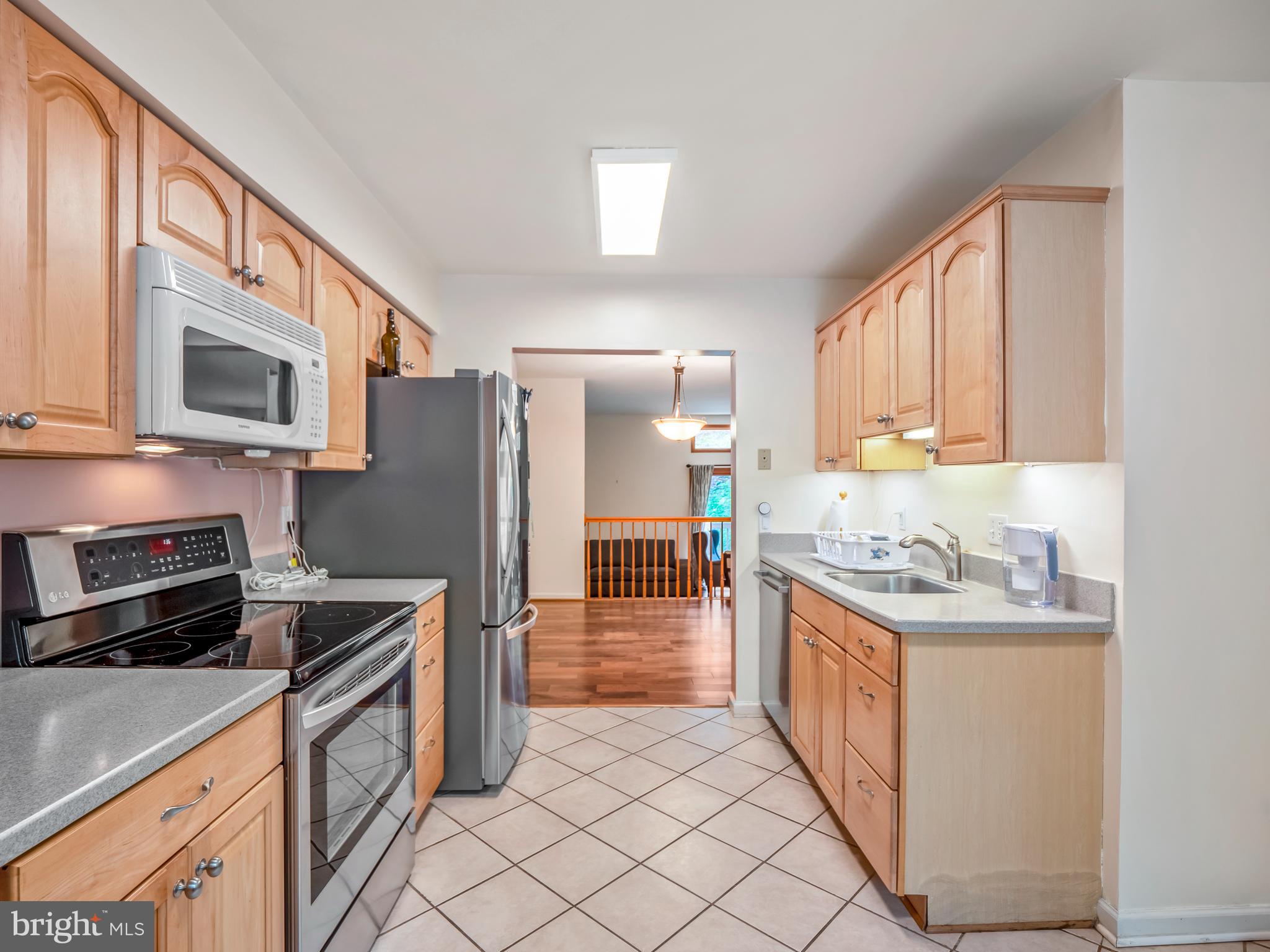11732 Decade Court Reston, VA 20191 - Photo 3 of 21