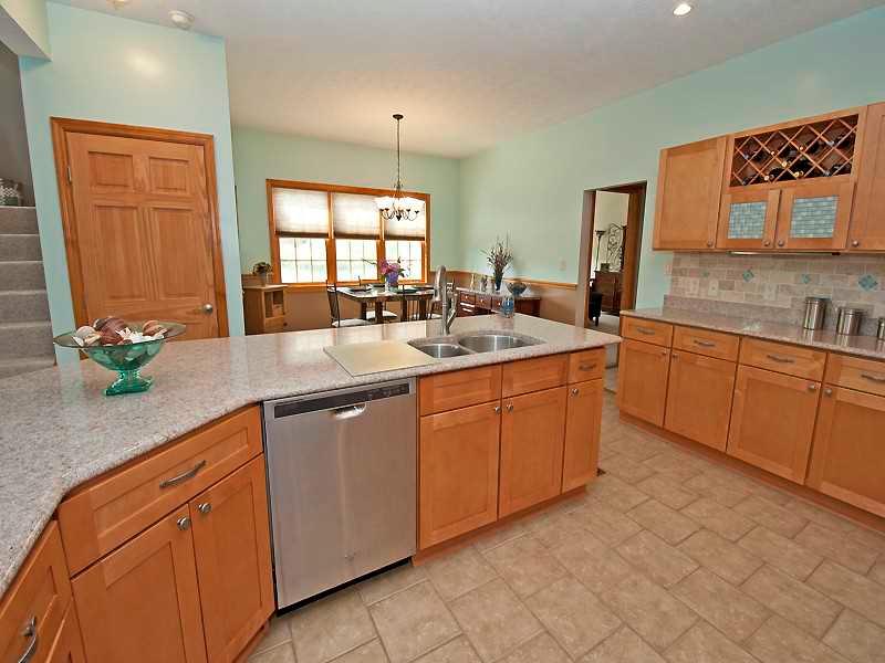 655 Venetia Road Venetia, PA 15367 - Photo 8 of 20 Kitchen.