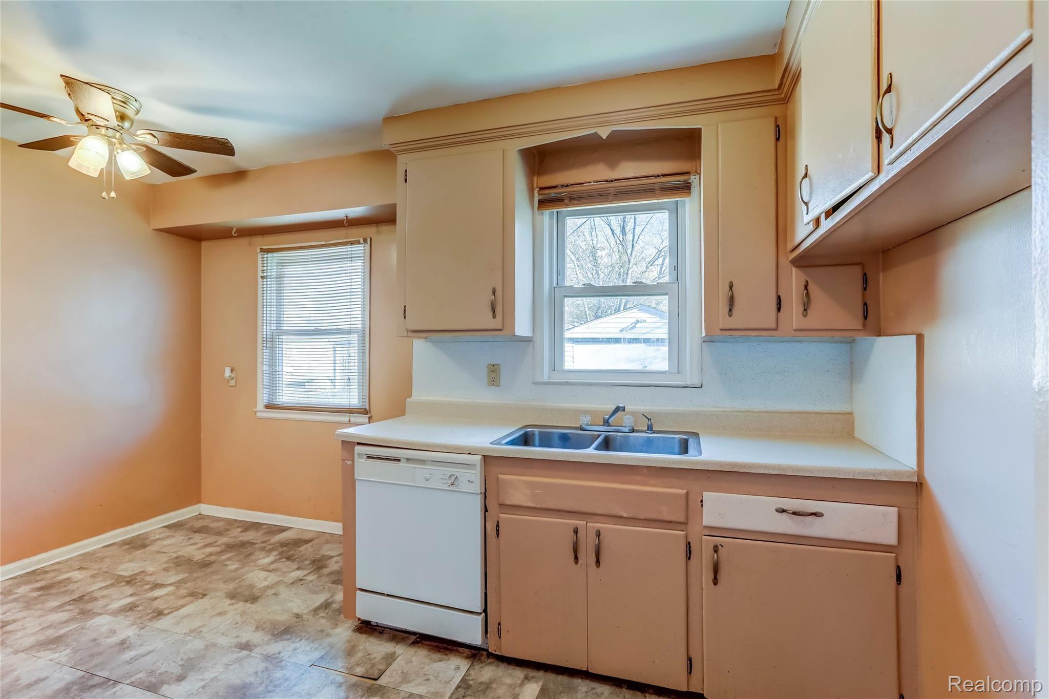 6254 Evergreen Road Detroit, MI 48228 - Photo 6 of 24 6254 Evergreen Road, Detroit, MI-6.jpg-FULL