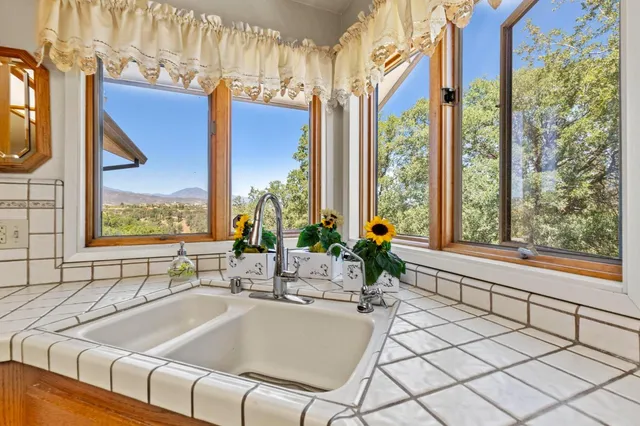 $999,995 | 4215 Leesville Lodoga Road, Lodoga, CA 95979