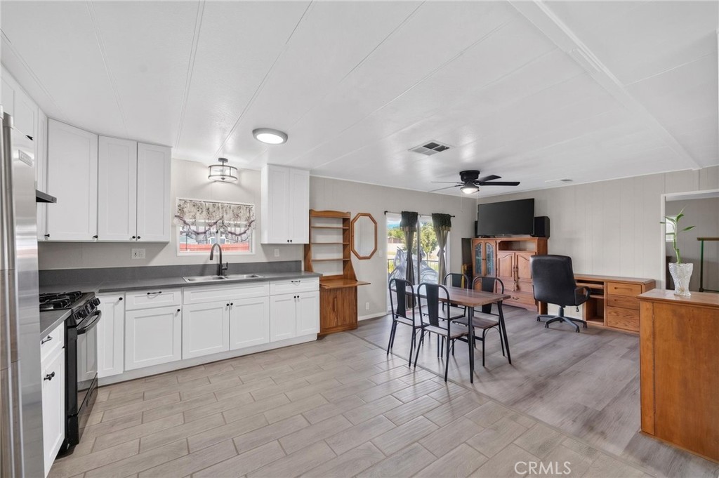 43831 Rassle Drive Hemet, CA 92544 - Photo 12 of 41