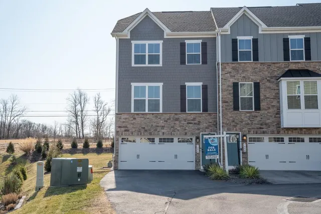 $450,000 | 7406 Chestnut Way, Gibsonia, PA 15044