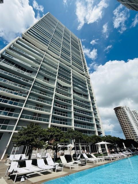 475 Brickell Avenue, Unit 4910 Miami, FL 33131 - Photo 23 of 42 a front view of a building