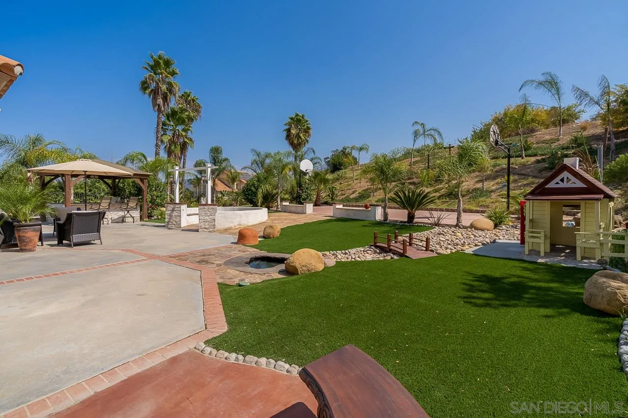 11335 Shadow Ranch Road La Mesa, CA 91941 - Photo 6 of 27 Gallery Image 6