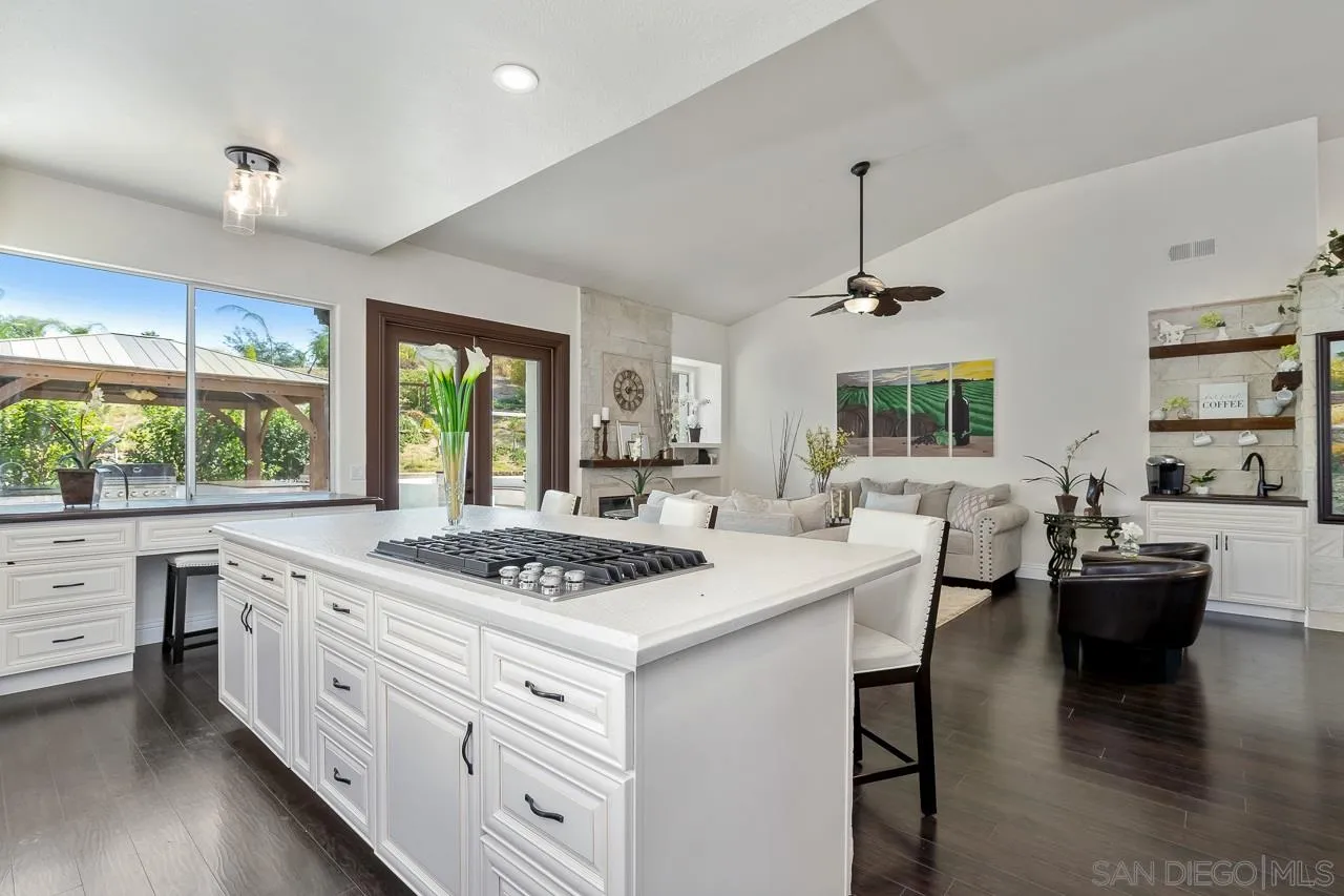 11335 Shadow Ranch Road La Mesa, CA 91941 - Photo 10 of 27 Gallery Image 10